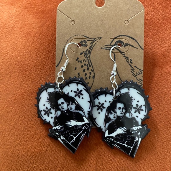 ⭐️Edward Scissor Hands earrings on hypoallergenic hook - Picture 3 of 7